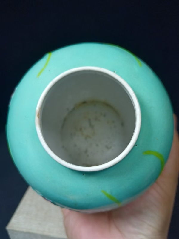 古玩陶瓷（全品）清末民初松石綠地粉彩堆塑一鷺蓮升罐高13cm拍賣，當前價格1688元