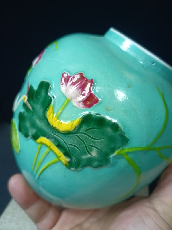古玩陶瓷(全品)清末民初松石綠地粉彩堆塑一鷺蓮升罐高13cm拍賣,當前價格1688元