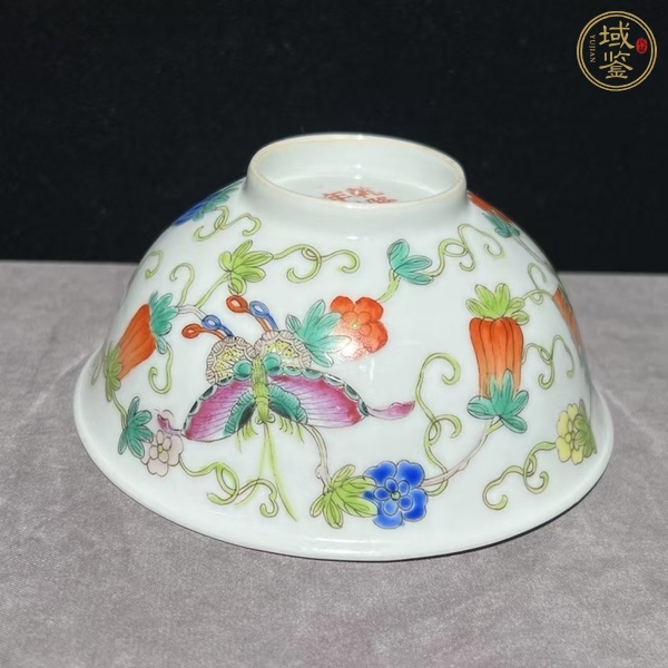 古玩陶瓷瓜蝶連綿粉彩碗真品鑒賞圖