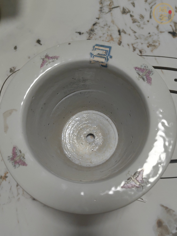 古玩陶瓷粉彩人物花盆真品鑒賞圖