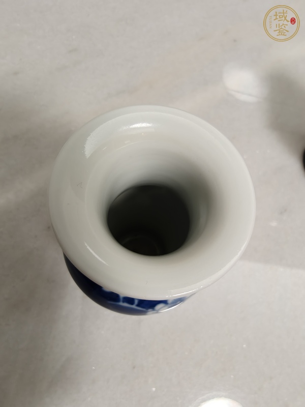 古玩陶瓷青花留白冰梅紋觀音瓶真品鑒賞圖