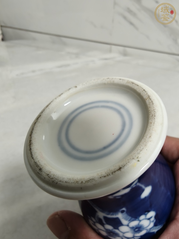 古玩陶瓷青花留白冰梅紋觀音瓶真品鑒賞圖