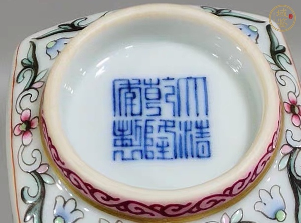 古玩陶瓷人物紋粉彩瓶真品鑒賞圖