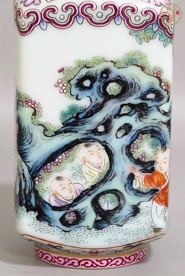古玩陶瓷人物紋粉彩瓶真品鑒賞圖