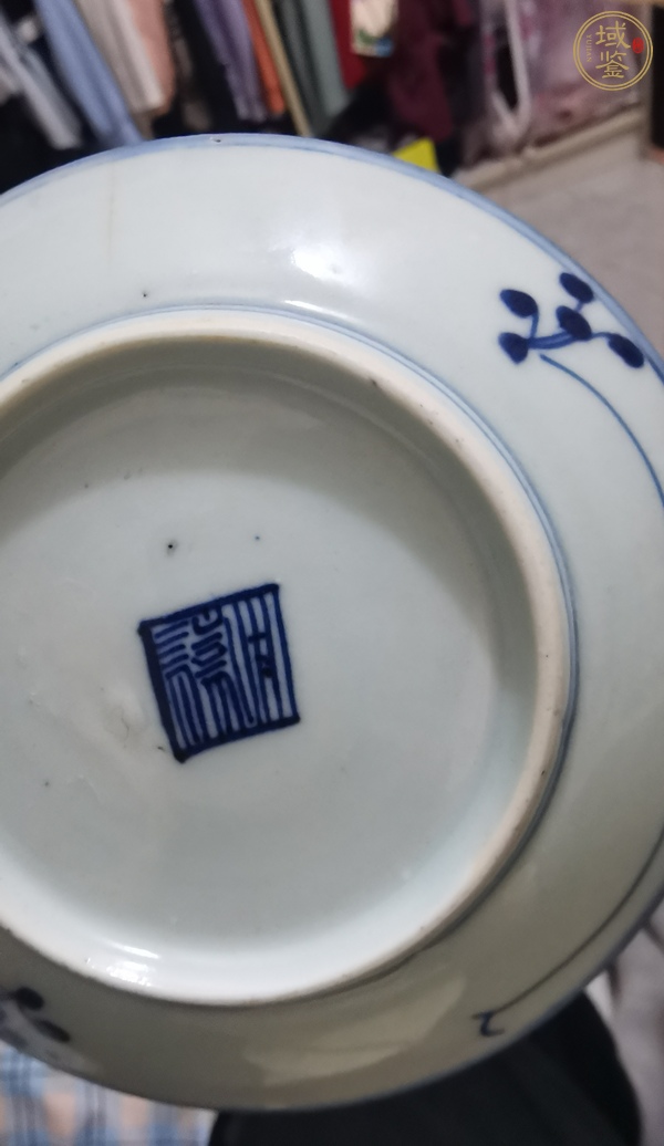 古玩陶瓷花卉紋青花盤真品鑒賞圖