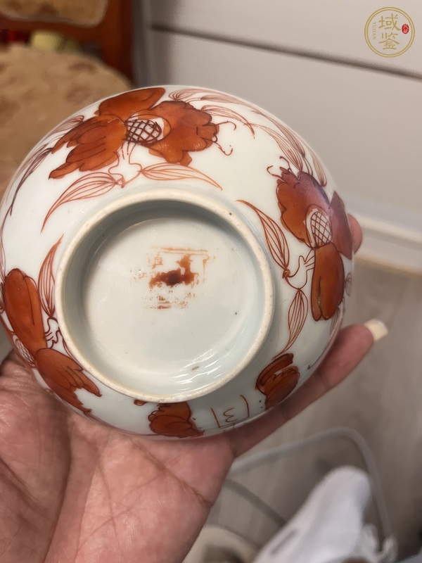 古玩陶瓷礬紅福壽紋茶碗真品鑒賞圖