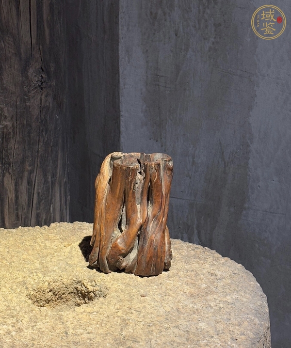 古玩雜項崖柏制作筆筒真品鑒賞圖