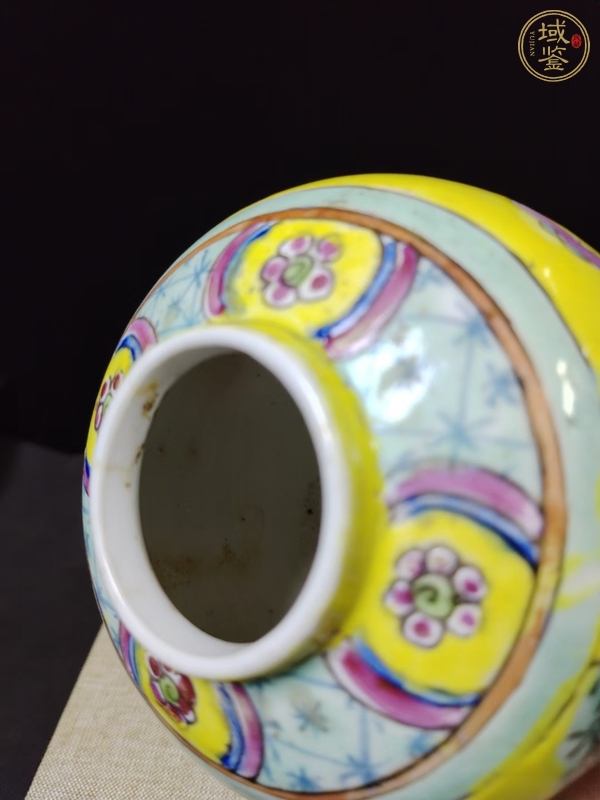 古玩陶瓷粉彩人物罐真品鑒賞圖