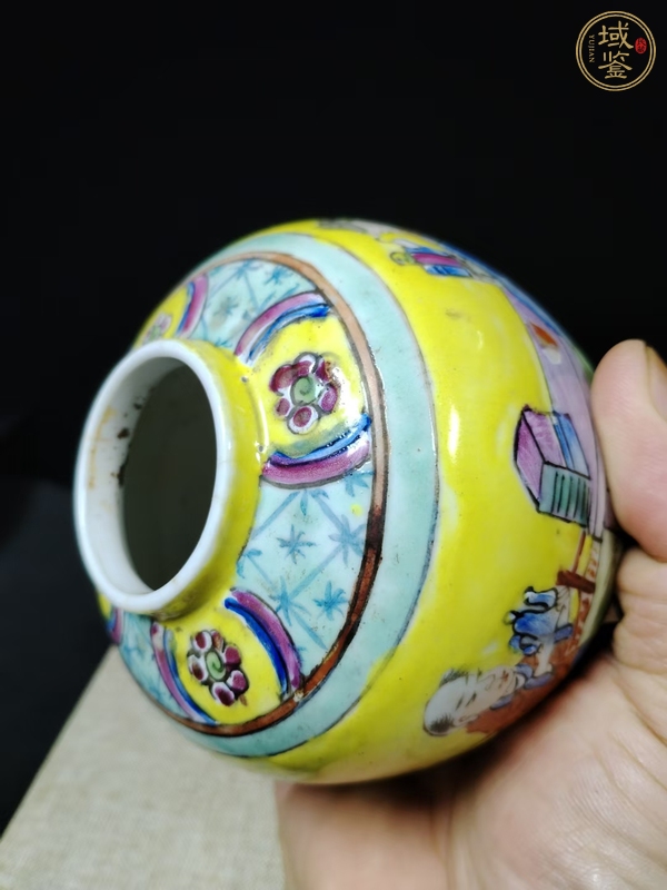 古玩陶瓷粉彩人物罐真品鑒賞圖