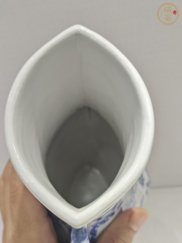 古玩陶瓷青花瓶真品鑒賞圖