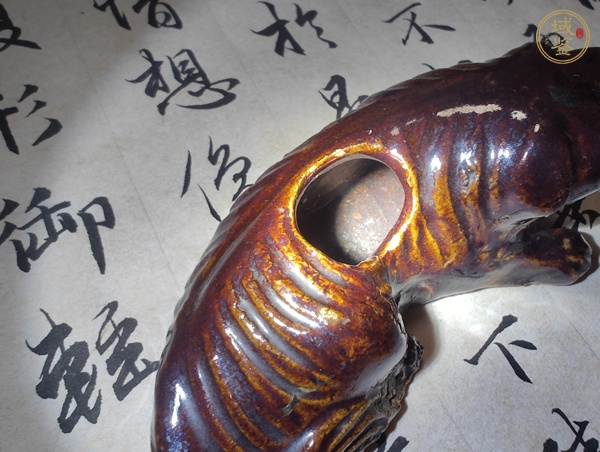 古玩陶瓷褐釉犬型水滴真品鑒賞圖
