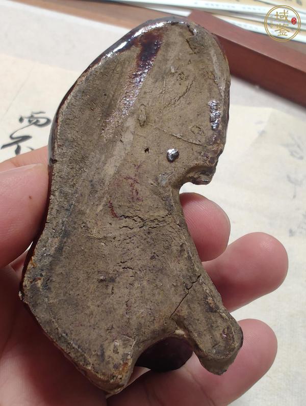 古玩陶瓷褐釉犬型水滴真品鑒賞圖