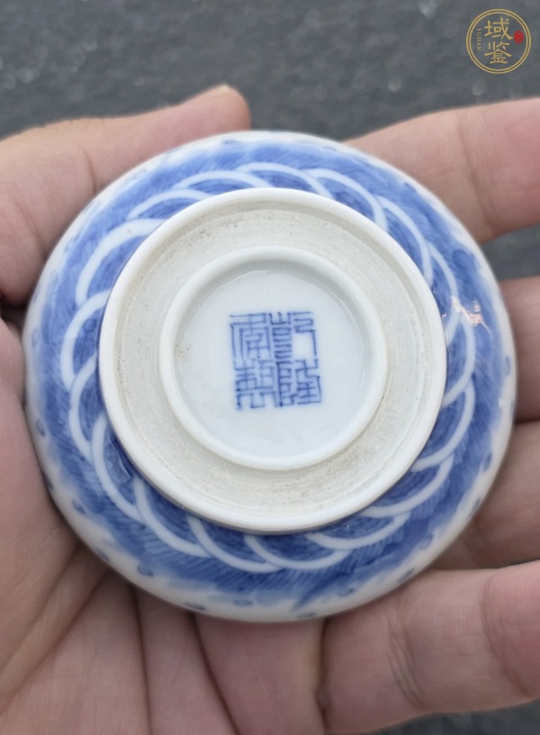 古玩陶瓷青花龍紋印泥盒真品鑒賞圖