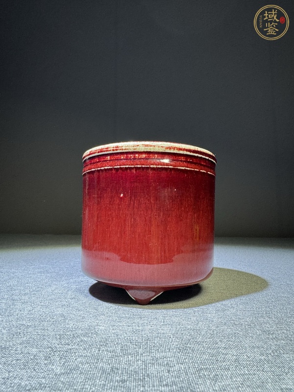 古玩陶瓷窯變紅釉三足筒式香爐真品鑒賞圖