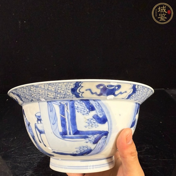 古玩陶瓷仕女嬰戲紋青花折沿碗真品鑒賞圖