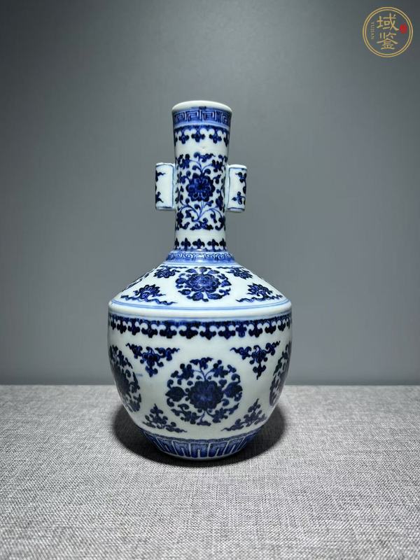 古玩陶瓷青花花卉紋雙耳瓶真品鑒賞圖