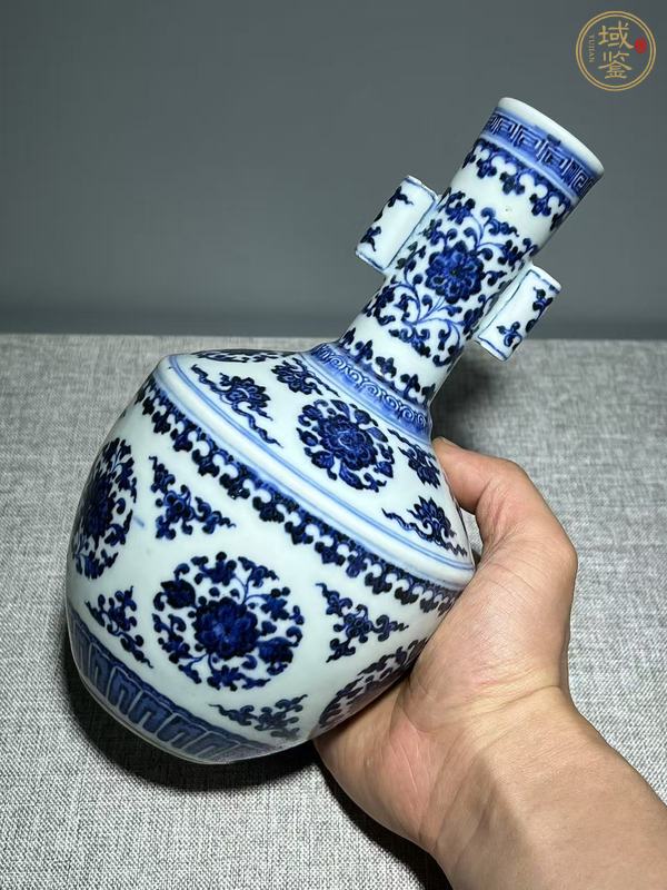 古玩陶瓷青花花卉紋雙耳瓶真品鑒賞圖