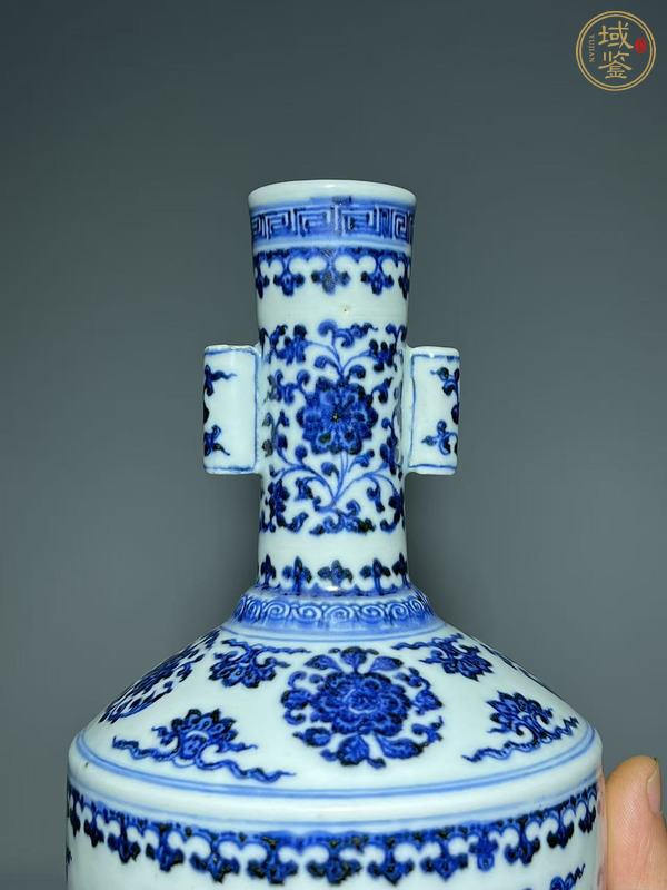 古玩陶瓷青花花卉紋雙耳瓶真品鑒賞圖