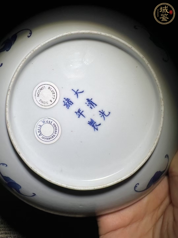 古玩陶瓷博古圖青花盤(pán)真品鑒賞圖