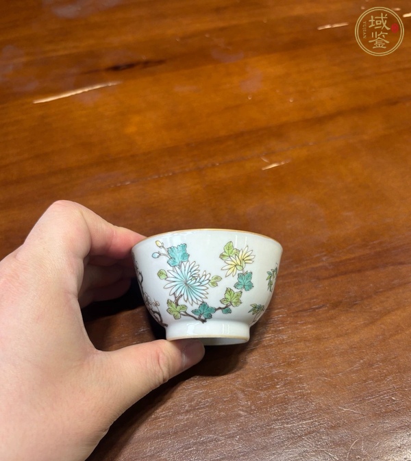 古玩陶瓷花卉紋粉彩杯真品鑒賞圖