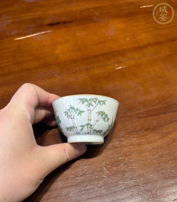 古玩陶瓷花卉紋粉彩杯真品鑒賞圖
