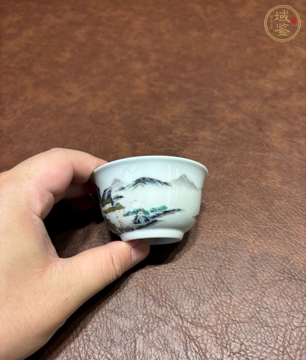 古玩陶瓷山水紋粉彩杯盤真品鑒賞圖