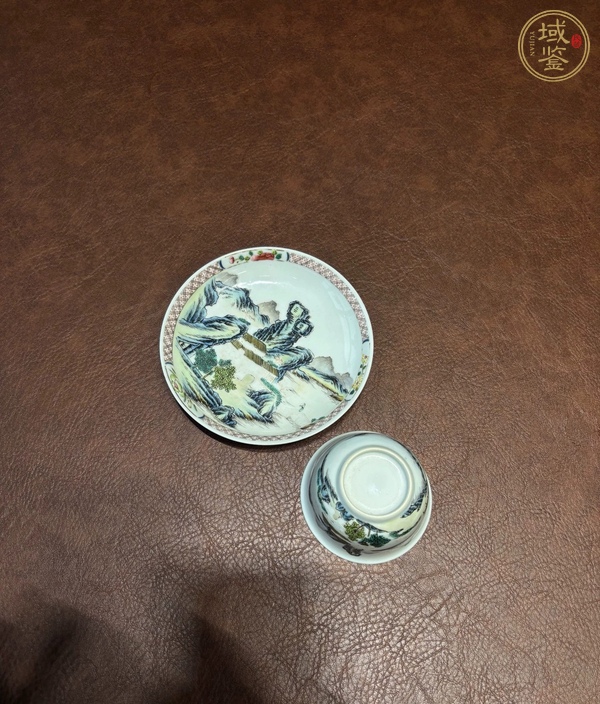古玩陶瓷山水紋粉彩杯盤真品鑒賞圖