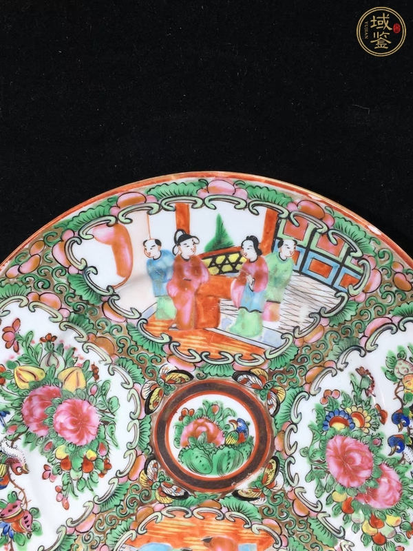 古玩陶瓷人物花鳥蝶紋廣彩盤真品鑒賞圖