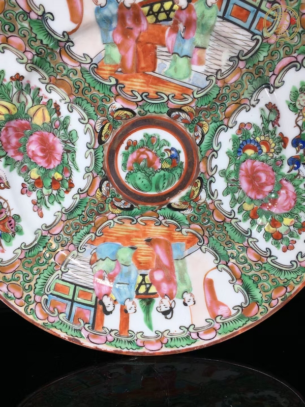 古玩陶瓷人物花鳥蝶紋廣彩盤真品鑒賞圖