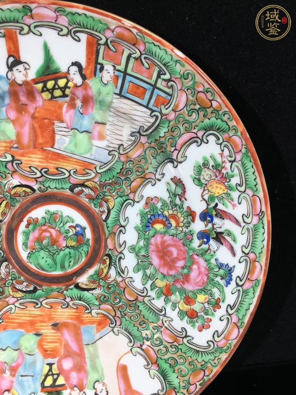 古玩陶瓷人物花鳥蝶紋廣彩盤真品鑒賞圖