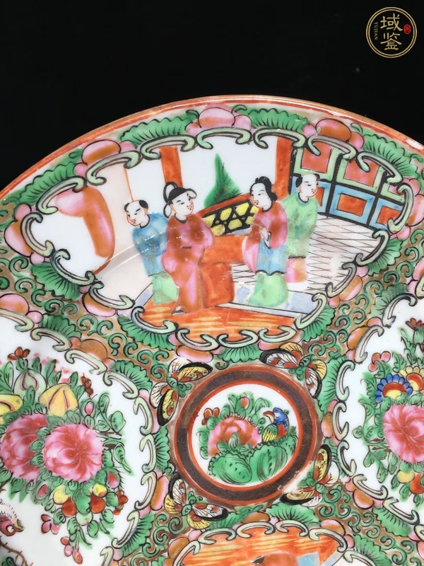 古玩陶瓷人物花鳥蝶紋廣彩盤真品鑒賞圖