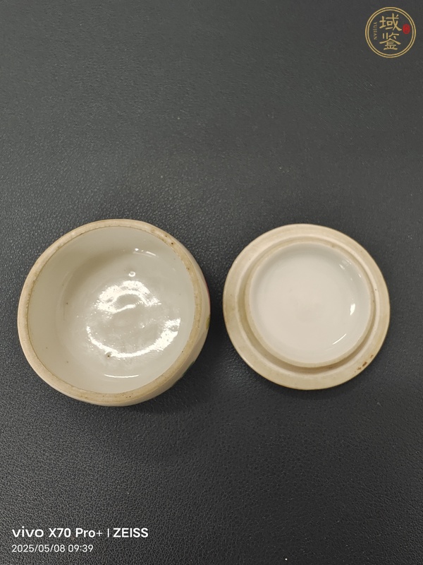 古玩陶瓷粉彩三娘教子圖蓋盒真品鑒賞圖