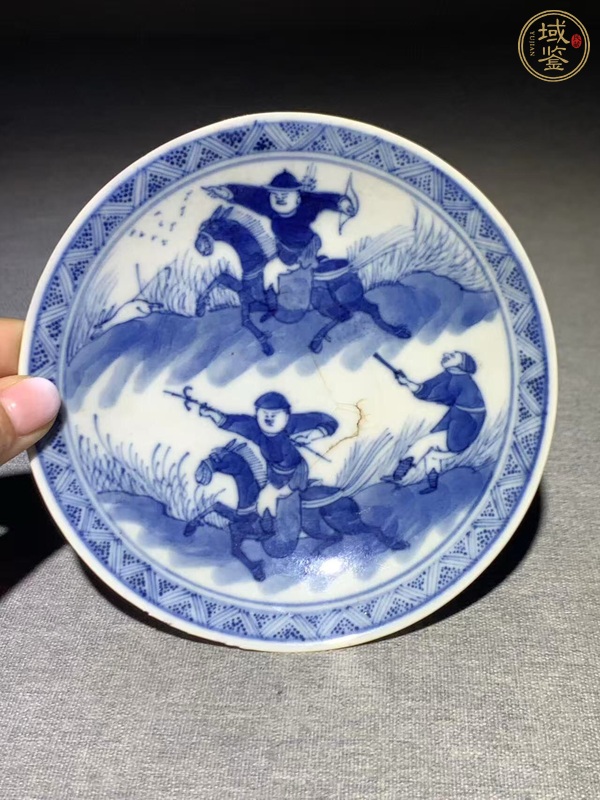 古玩陶瓷青花狩獵圖紋杯碟真品鑒賞圖