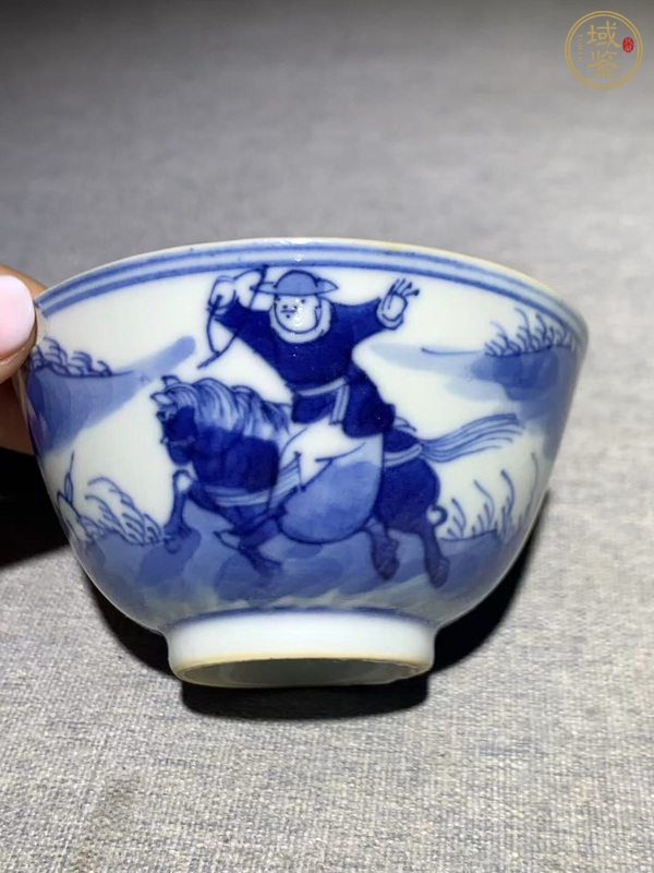 古玩陶瓷青花狩獵圖紋杯碟真品鑒賞圖