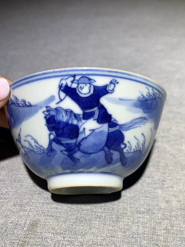 古玩陶瓷（康熙年制款）青花狩獵圖紋杯碟拍賣，當前價格0元
