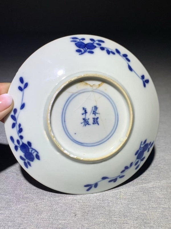 古玩陶瓷（康熙年制款）青花狩獵圖紋杯碟拍賣，當前價格0元