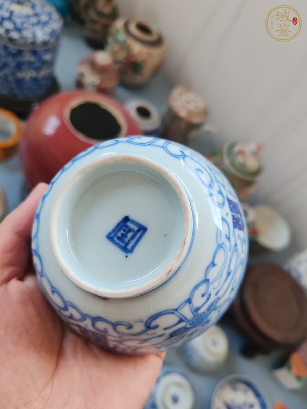 古玩陶瓷青花纏枝花卉喜字紋杯真品鑒賞圖