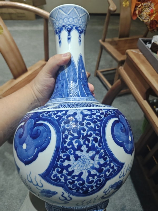 古玩陶瓷青花賞瓶真品鑒賞圖