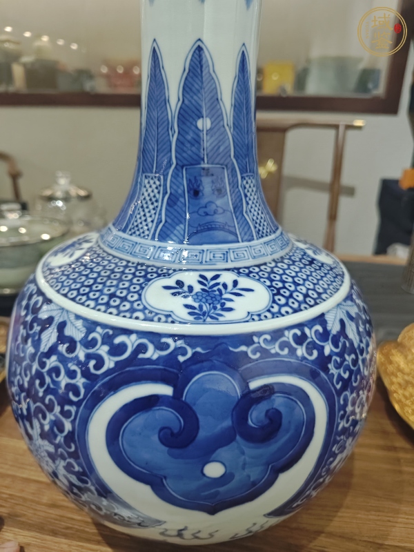 古玩陶瓷青花賞瓶真品鑒賞圖