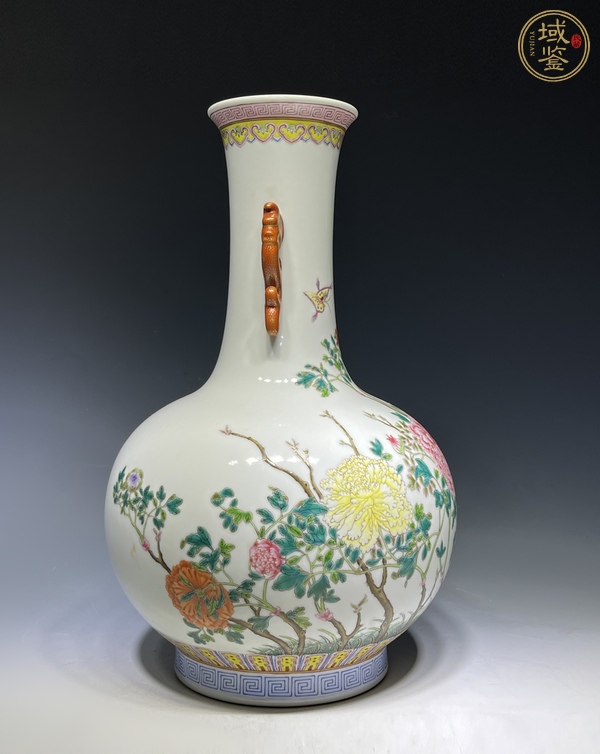 古玩陶瓷花蝶紋粉彩瓶真品鑒賞圖