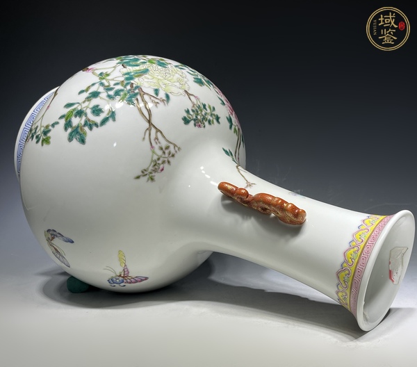 古玩陶瓷花蝶紋粉彩瓶真品鑒賞圖
