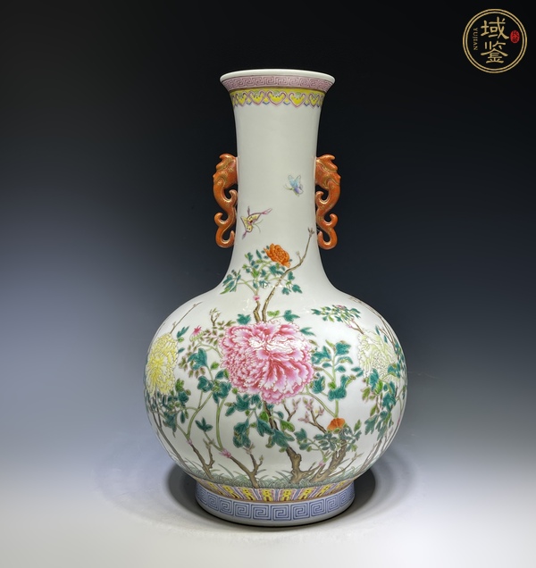 古玩陶瓷花蝶紋粉彩瓶真品鑒賞圖