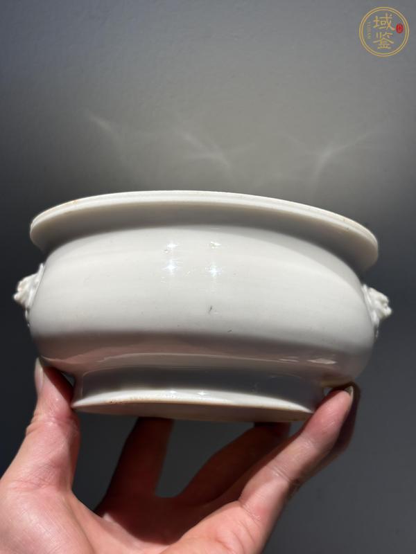 古玩陶瓷德化窯白釉雙鋪首香爐真品鑒賞圖