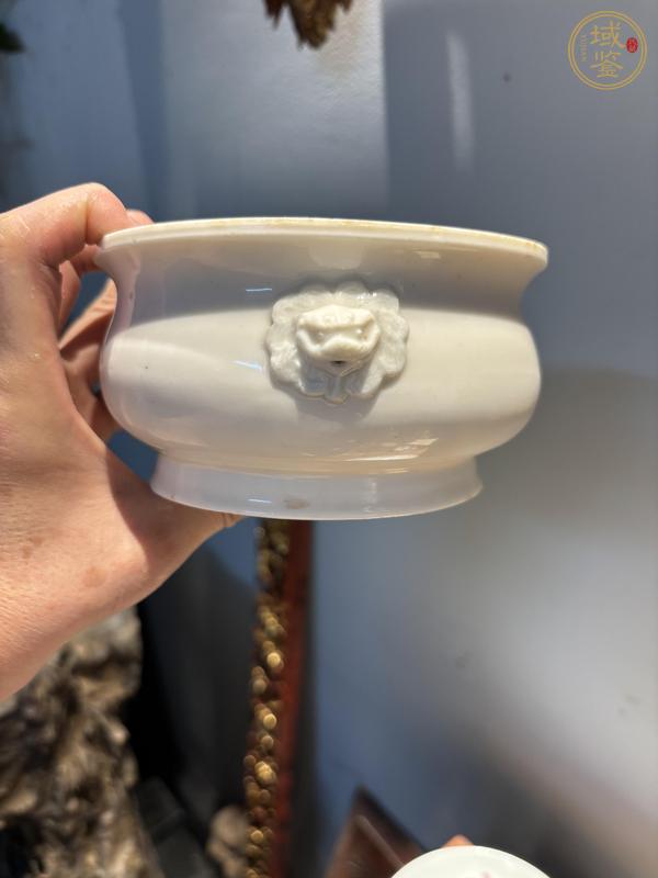 古玩陶瓷德化窯白釉雙鋪首香爐真品鑒賞圖