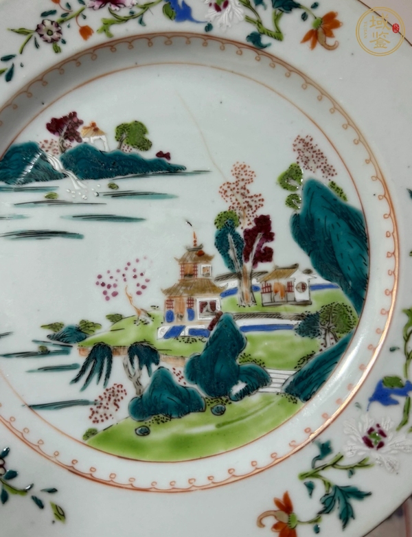 古玩陶瓷粉彩山水人物紋盤真品鑒賞圖