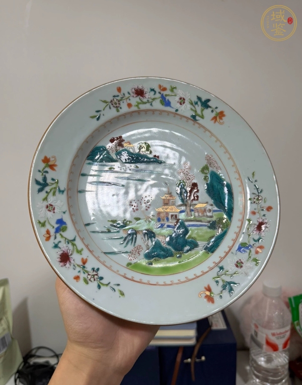 古玩陶瓷粉彩山水人物紋盤真品鑒賞圖