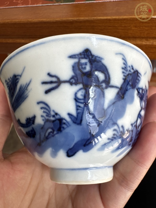 古玩陶瓷青花狩獵圖茶杯真品鑒賞圖