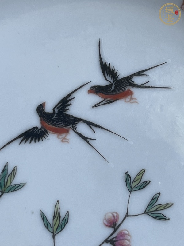 古玩陶瓷粉彩花鳥紋臥盤真品鑒賞圖
