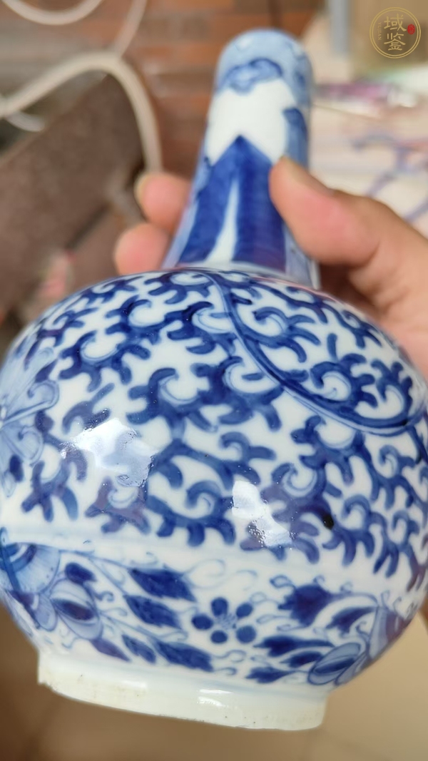 古玩陶瓷青化纏枝蓮天球瓶真品鑒賞圖