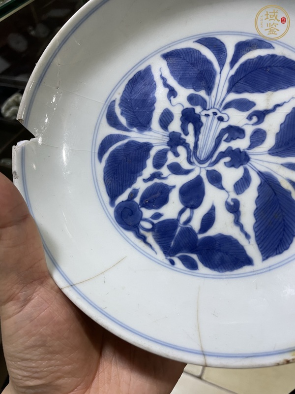 古玩陶瓷青花花卉紋盤真品鑒賞圖